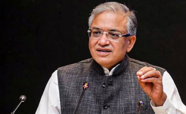 EC will leave no stone unturned to hold free, fair elections in West Bengal: CEC Kumar